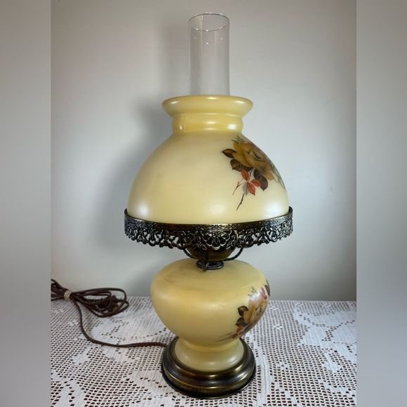 Vintage one way Hurricane glass table lamp || Gone with the wind table lamp || - Picture 4 of 12